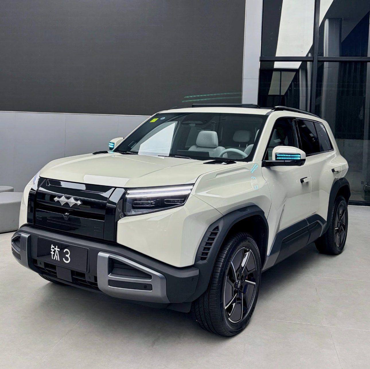 2025 Fangchengbao Titan 3 501km RWD Ultra - Cream White Brand New Car