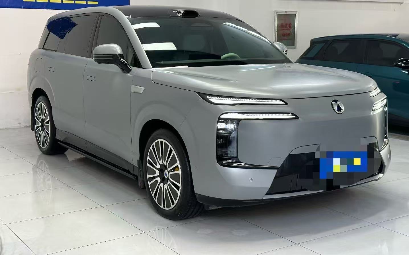 2025 Denza N8L Flagship