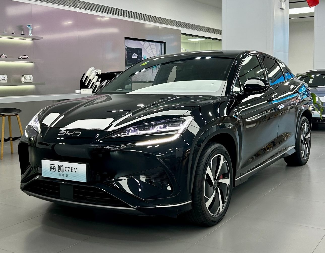 2025 BYD Sealion 07EV 610 ADAS Version-void Black In-Stock New Car
