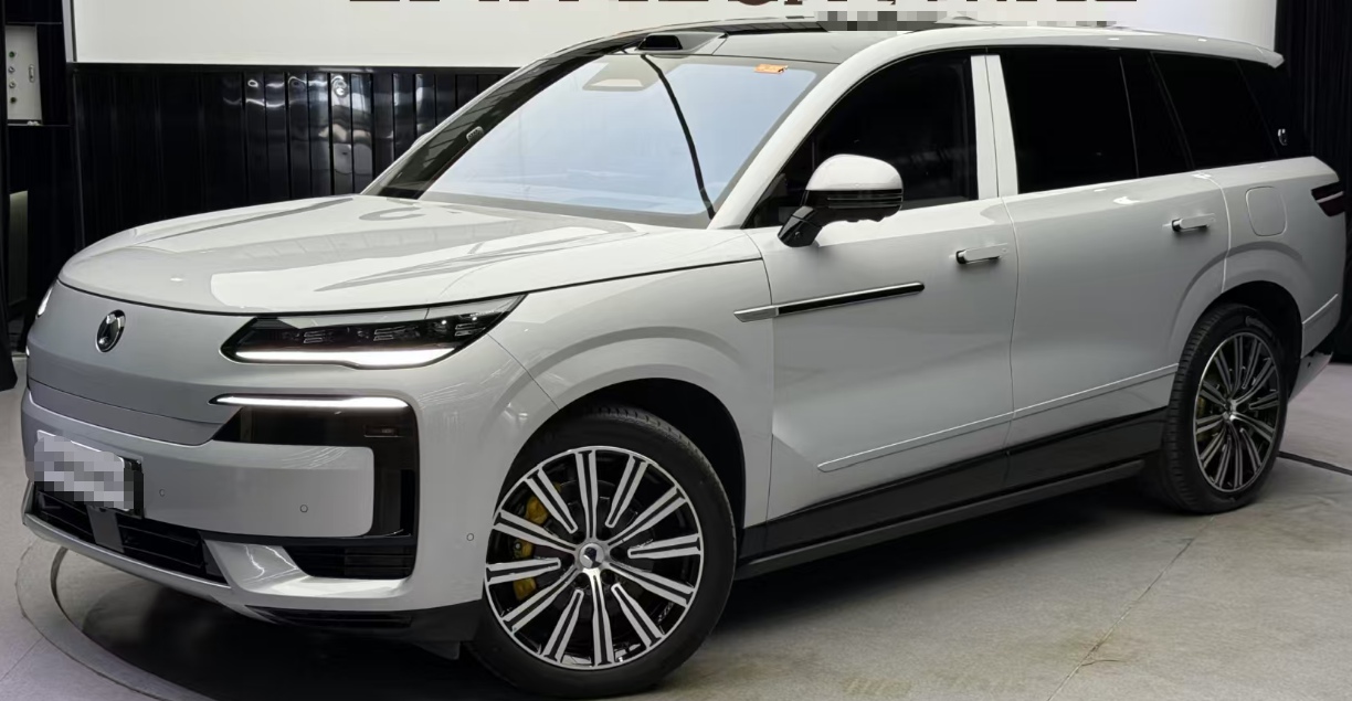 2025 Denza N9 DM Flagship