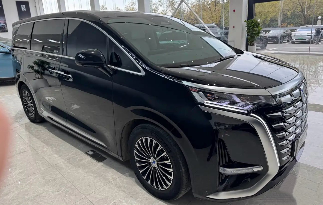 Denza D9 2024 DM-i MPV