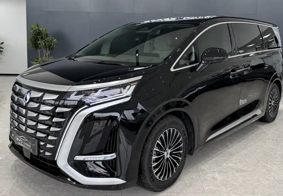 Denza D9 2022 DM-i 970 AWD Flagship Plug-in Hybrid Luxury MPV