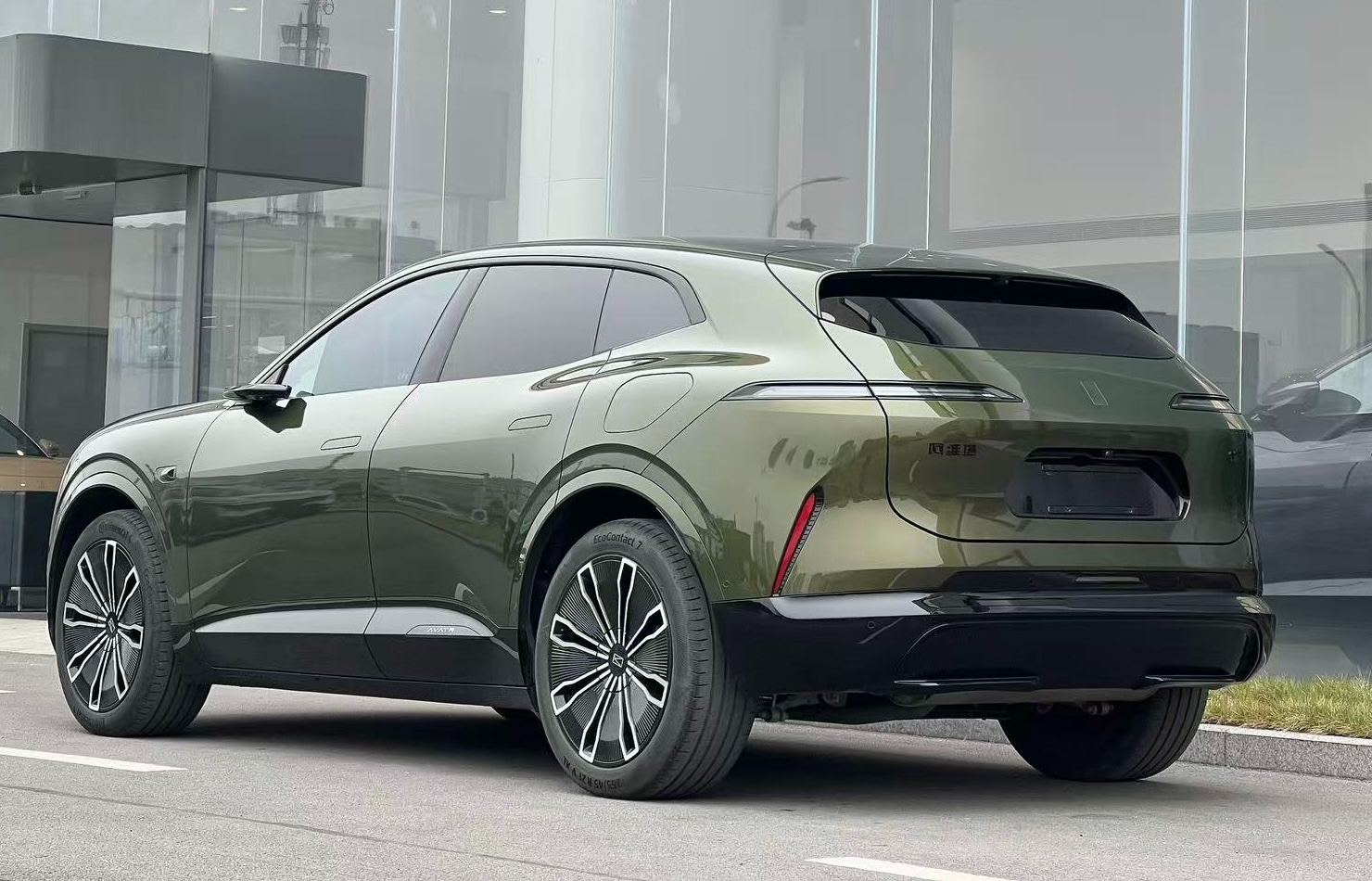AVATR 07 2024 Ultra Extended-Range 4WD, Green Exterior