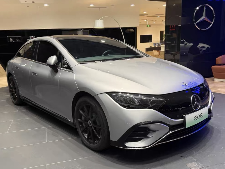 Mercedes-Benz EQE350 RWD EV 17600km Like-New Condition Luxury Sedan