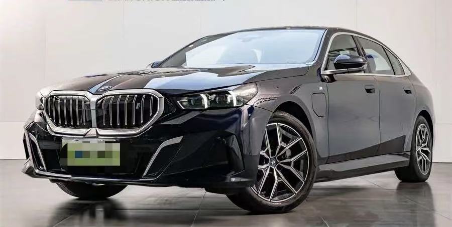 2025 BMW i5 eDrive40L M Sport